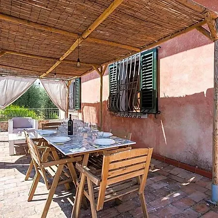 Podere Boscone Hotel apartamentowy